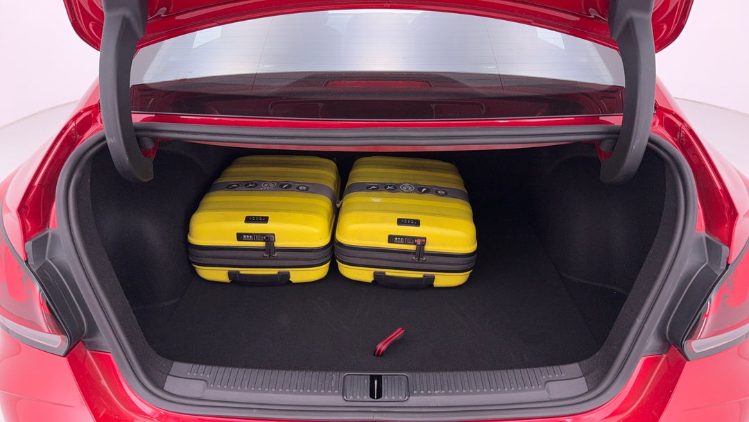 2024 MG Mg5 Essence, Automatic, 17187 km, Boot Inside View with Luggage