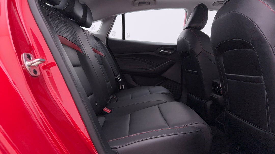 2024 MG Mg5 Essence, Automatic, 17187 km, Right Side Rear Door Cabin View