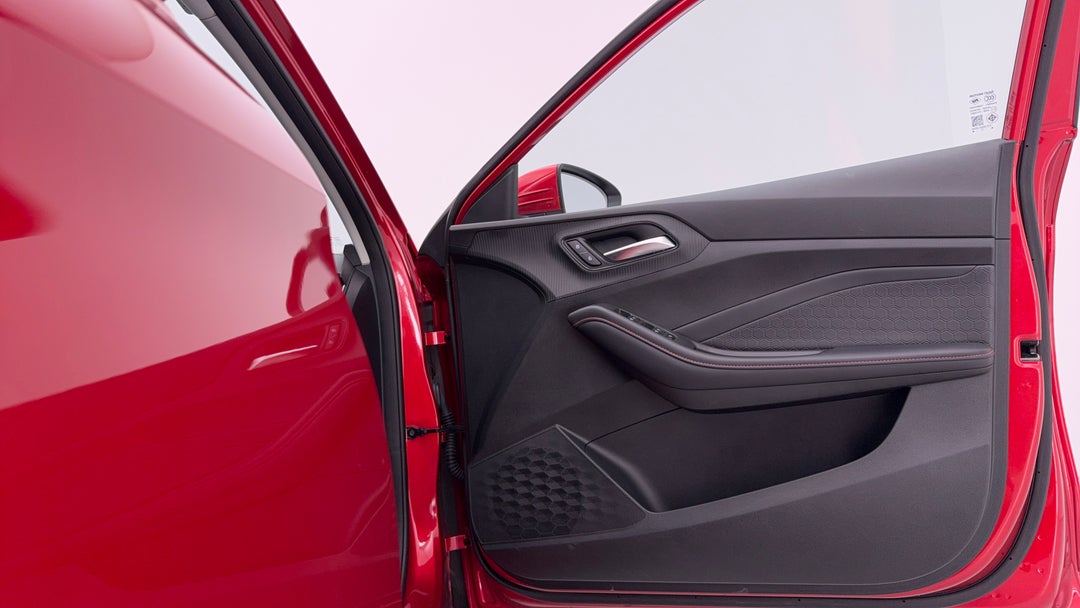 2024 MG Mg5 Essence, Automatic, 17187 km, Speaker View