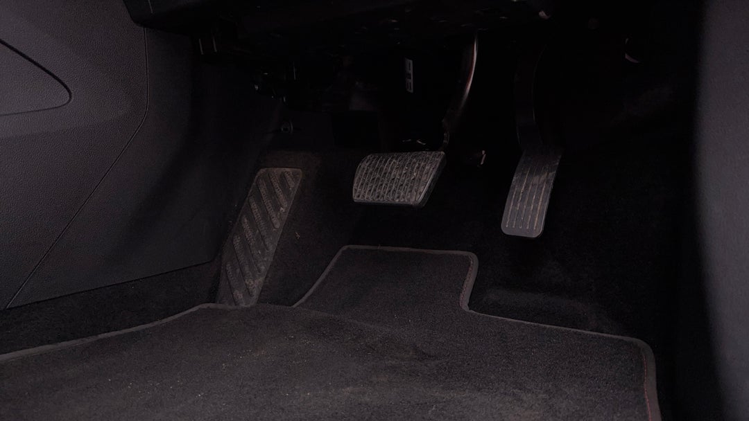 2024 MG Mg5 Essence, Automatic, 17187 km, Pedals and Footmat