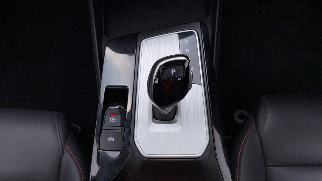 2024 MG Mg5 Essence, Automatic, 17187 km, Gear Lever 