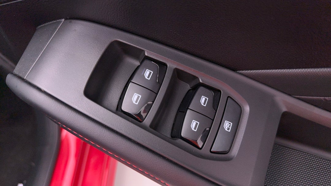 2024 MG Mg5 Essence, Automatic, 17187 km, Drivers Side Door Panel Controls