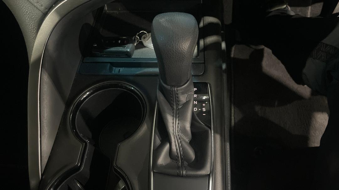 2023 Toyota Camry Ascent, Automatic, 53686 km, Gear Lever 