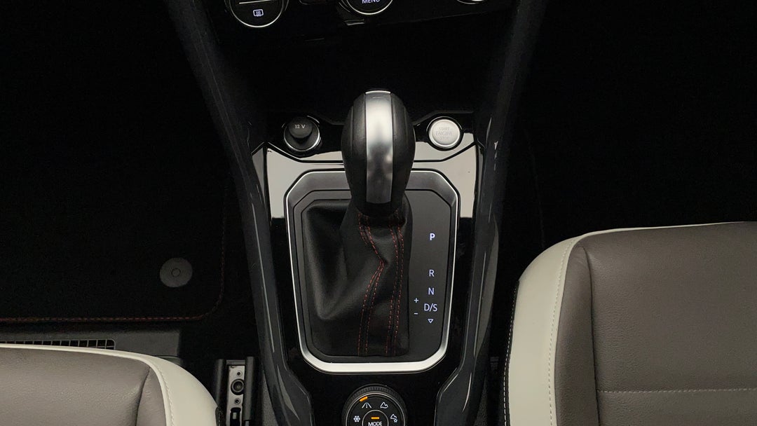 2020 Volkswagen T-roc 140tsi Sport( R-line), Automatic, 26823 km, Gear Lever 