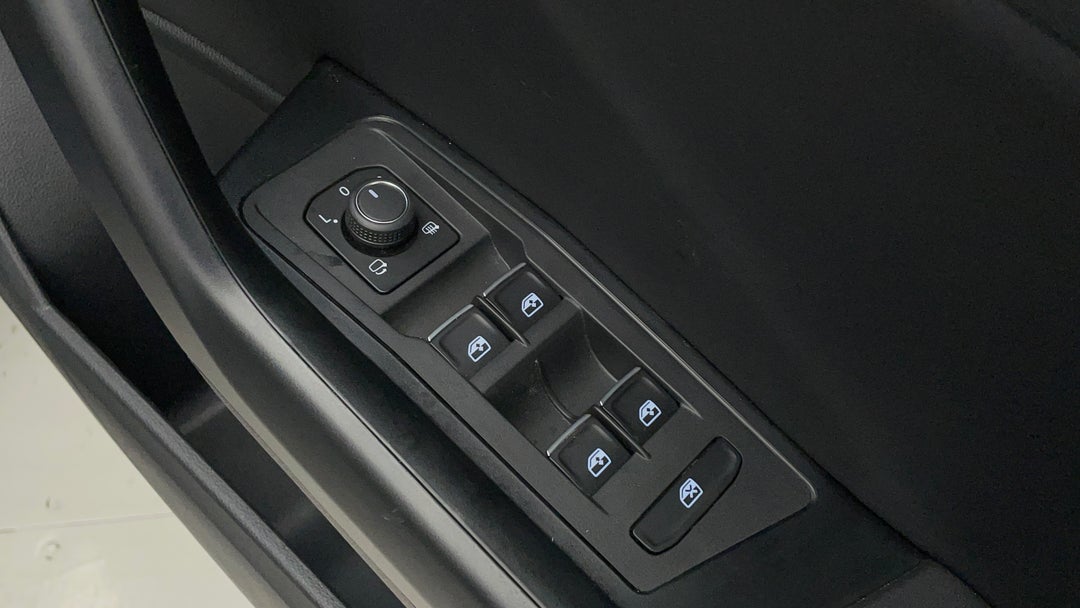 2020 Volkswagen T-roc 140tsi Sport( R-line), Automatic, 26823 km, Drivers Side Door Panel Controls