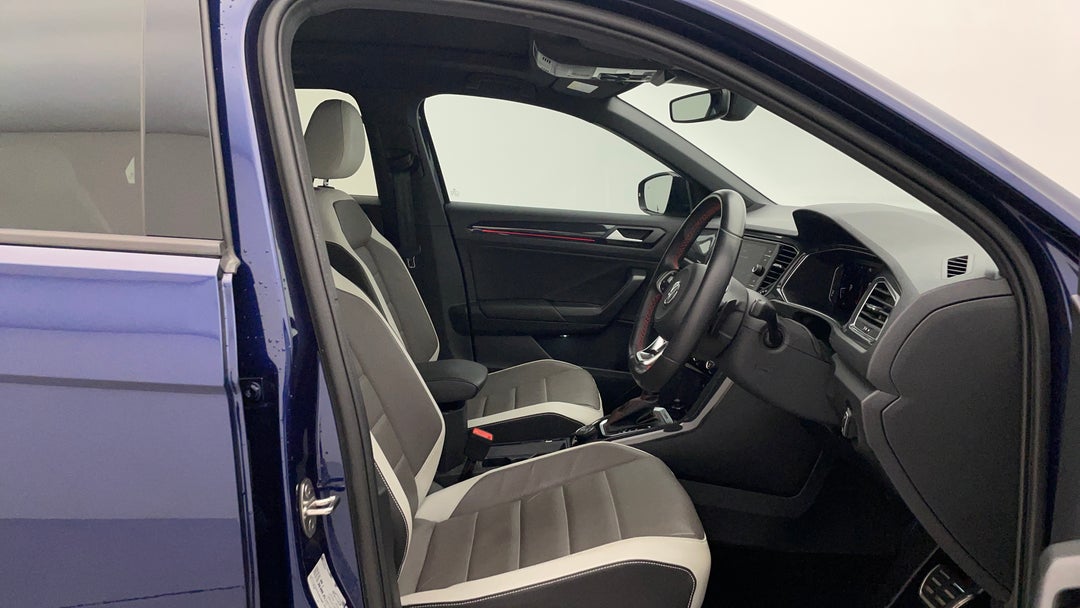 2020 Volkswagen T-roc 140tsi Sport( R-line), Automatic, 26823 km, Right Side Front Door Cabin View