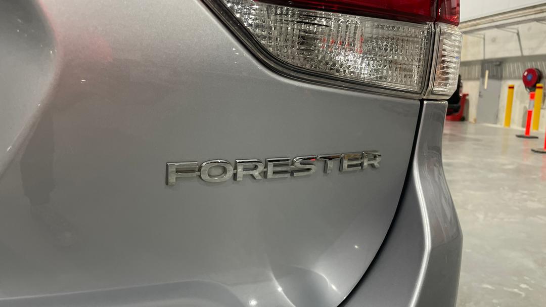 2023 Subaru Forester 2.5i (AWD), Automatic, 42356 km, Badge (Boot Right Side)