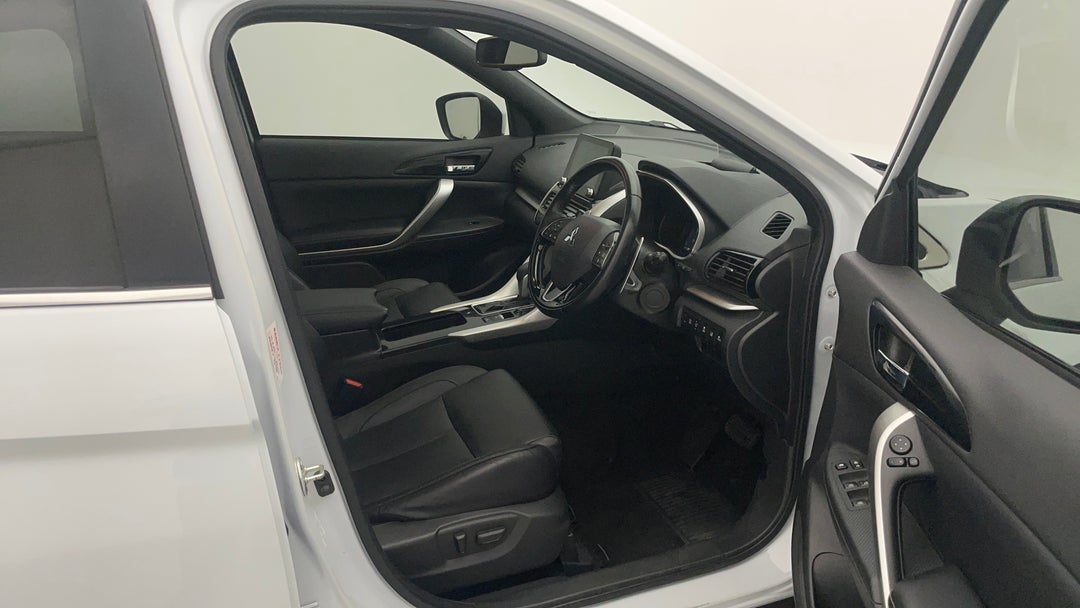 2020 Mitsubishi Eclipse Cross Exceed (2WD), Automatic, 68039 km, Right Side Front Door Cabin View