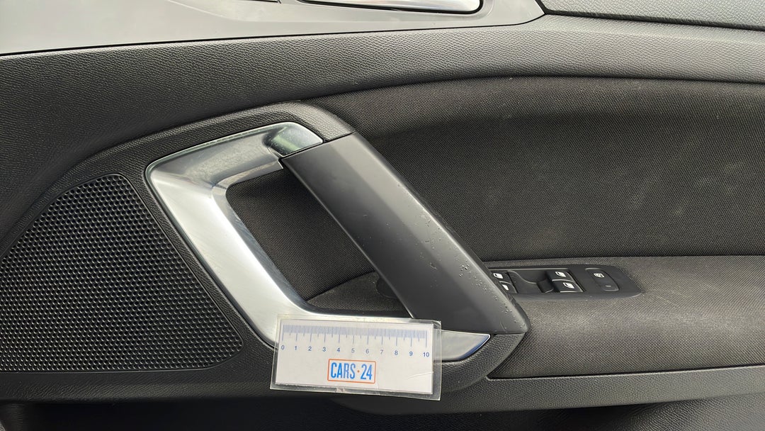 Door Interior Front RHS Scuff