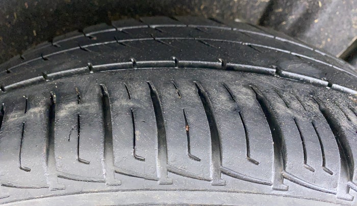 2018 Maruti Vitara Brezza VDI, Diesel, Manual, 49,317 km, Left Rear Tyre Tread