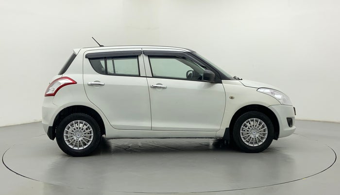 2014 Maruti Swift LXI D, CNG, Manual, 1,05,324 km, Right Side