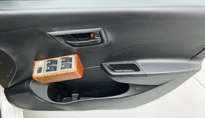 2014 Maruti Swift LXI D, CNG, Manual, 1,05,324 km, Driver Side Door Panels Control