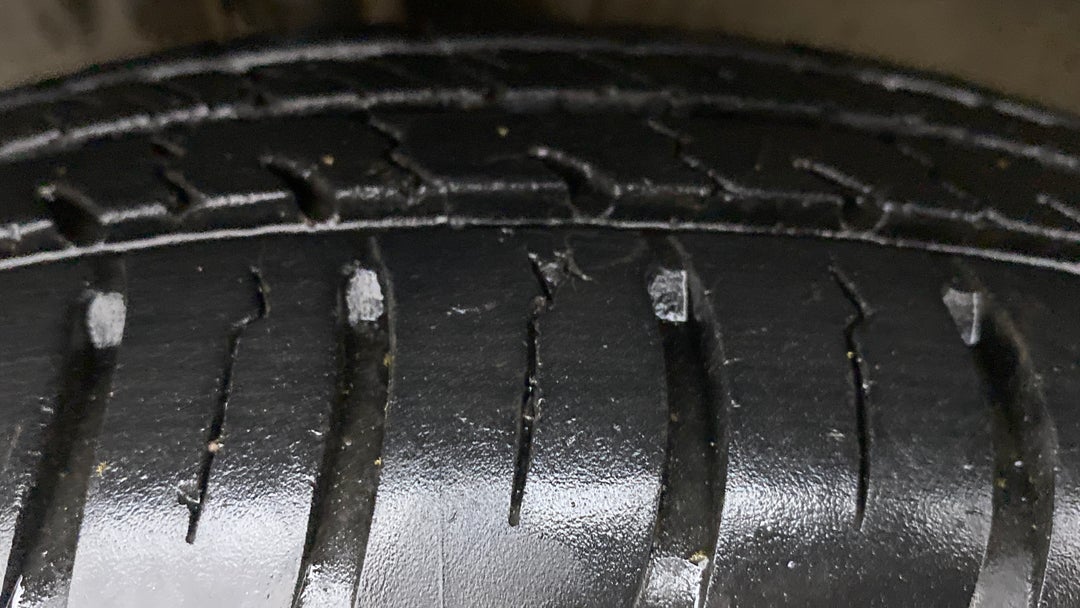 Left Front Tyre Tread
