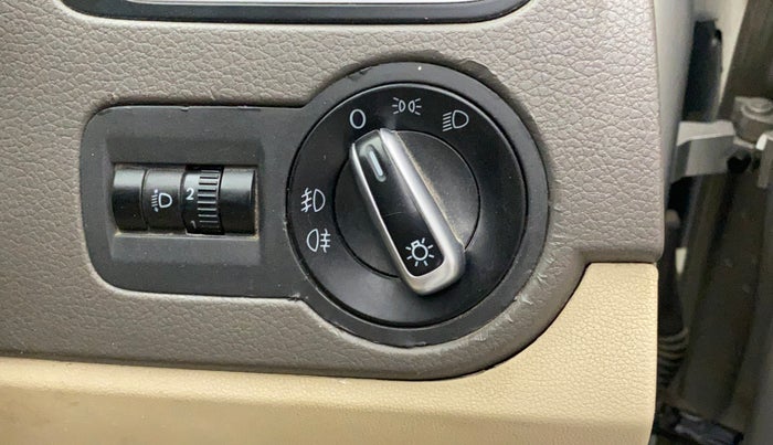2011 Volkswagen Vento TRENDLINE 1.6, Petrol, Manual, 69,805 km, Dashboard - Headlight height adjustment not working