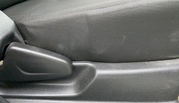 2019 Renault Kwid RXT Opt, Petrol, Manual, 26,678 km, Driver Side Adjustment Panel