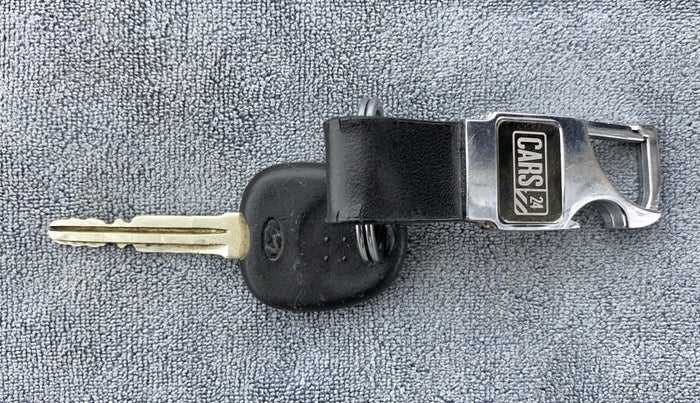 2016 Hyundai i10 MAGNA 1.1, Petrol, Manual, 88,061 km, Key Close Up