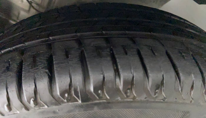 2011 Toyota Etios V, Petrol, Manual, 85,303 km, Left Rear Tyre Tread