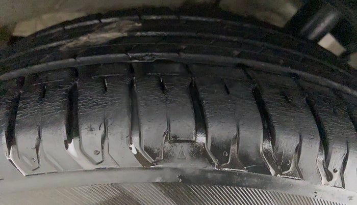 2011 Toyota Etios V, Petrol, Manual, 85,303 km, Right Rear Tyre Tread