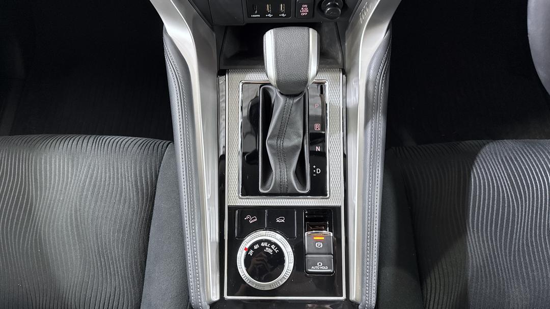 2023 Mitsubishi Pajero Sport Gls (4WD) 7 Seat, Automatic, 19204 km, Gear Lever 