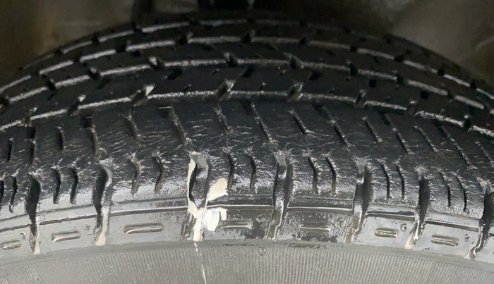2017 Maruti Alto K10 VXI P, Petrol, Manual, 21,286 km, Right Front Tyre Tread