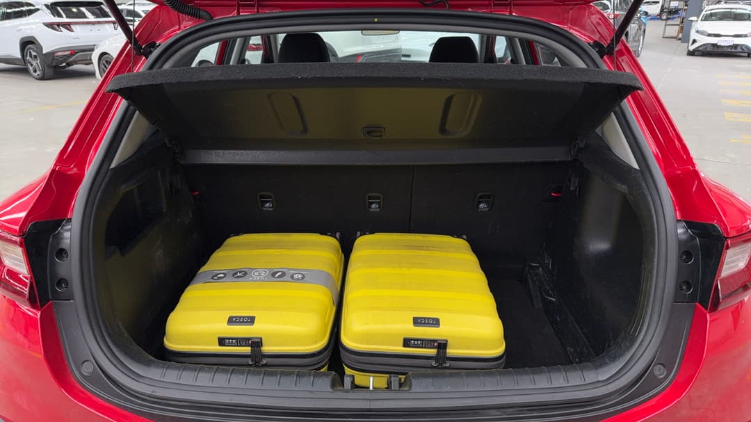2023 Kia Stonic Sport, Automatic, 55827 km, Boot Inside View with Luggage