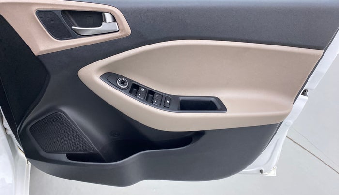 2019 Hyundai Elite i20 1.2 MAGNA PLUS VTVT, Petrol, Manual, 10,592 km, Driver Side Door Panels Control