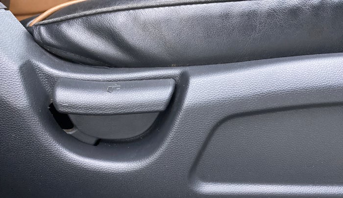 2019 Hyundai Elite i20 1.2 MAGNA PLUS VTVT, Petrol, Manual, 10,592 km, Driver Side Adjustment Panel