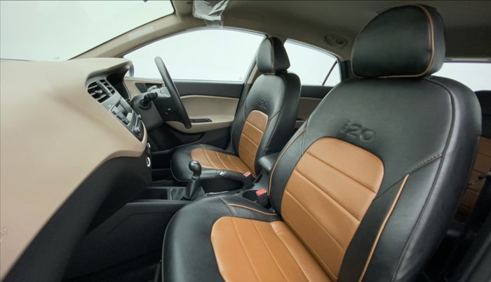 2019 Hyundai Elite i20 1.2 MAGNA PLUS VTVT, Petrol, Manual, 10,592 km, Right Side Front Door Cabin