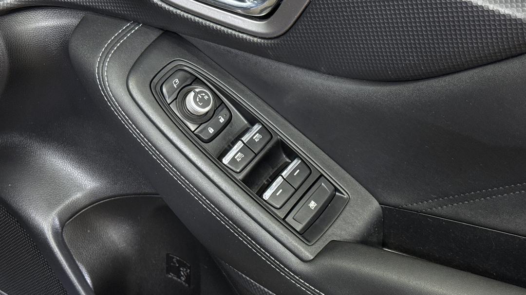 2022 Subaru Forester Hybrid S (AWD), Automatic, 74527 km, Drivers Side Door Panel Controls