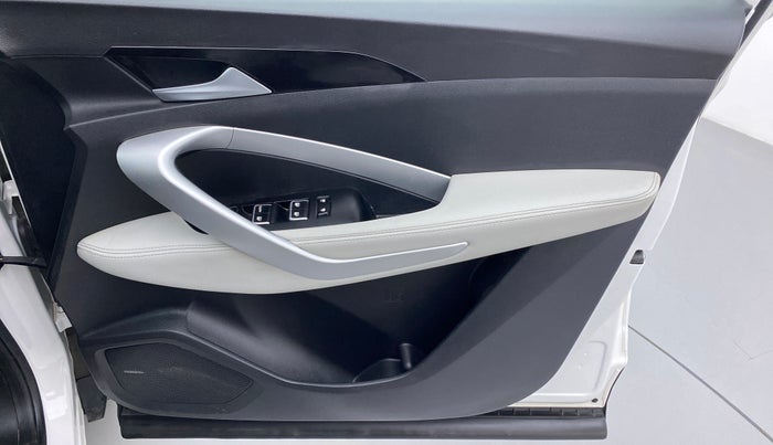 2021 MG HECTOR PLUS SUPER HYBRID 1.5 7STR, Petrol, Manual, 22,593 km, Driver Side Door Panels Control