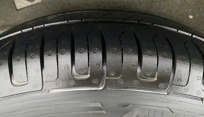 2011 Hyundai i10 MAGNA 1.2 KAPPA2, Petrol, Manual, 46,090 km, Right Rear Tyre Tread