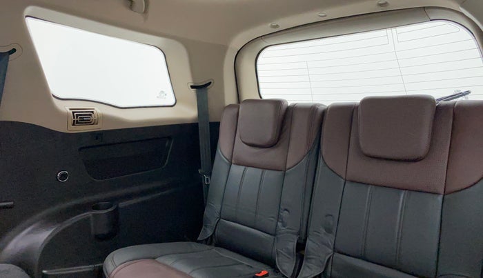 2013 Mahindra XUV500 W8 FWD, Diesel, Manual, 89,563 km, Third Seat Row ( optional )