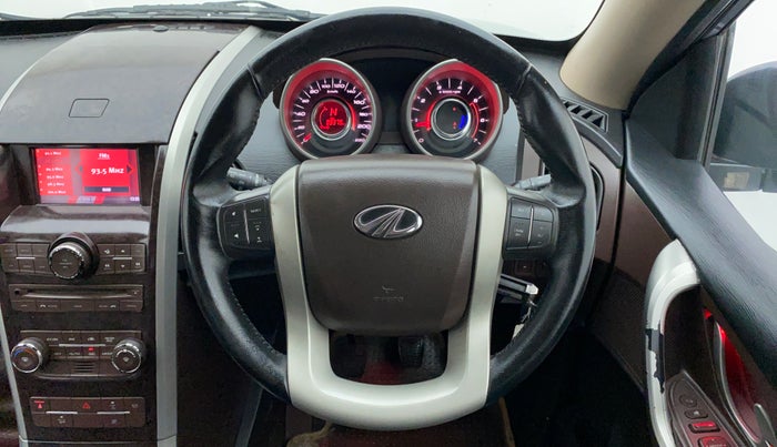 2013 Mahindra XUV500 W8 FWD, Diesel, Manual, 89,563 km, Steering Wheel Close Up