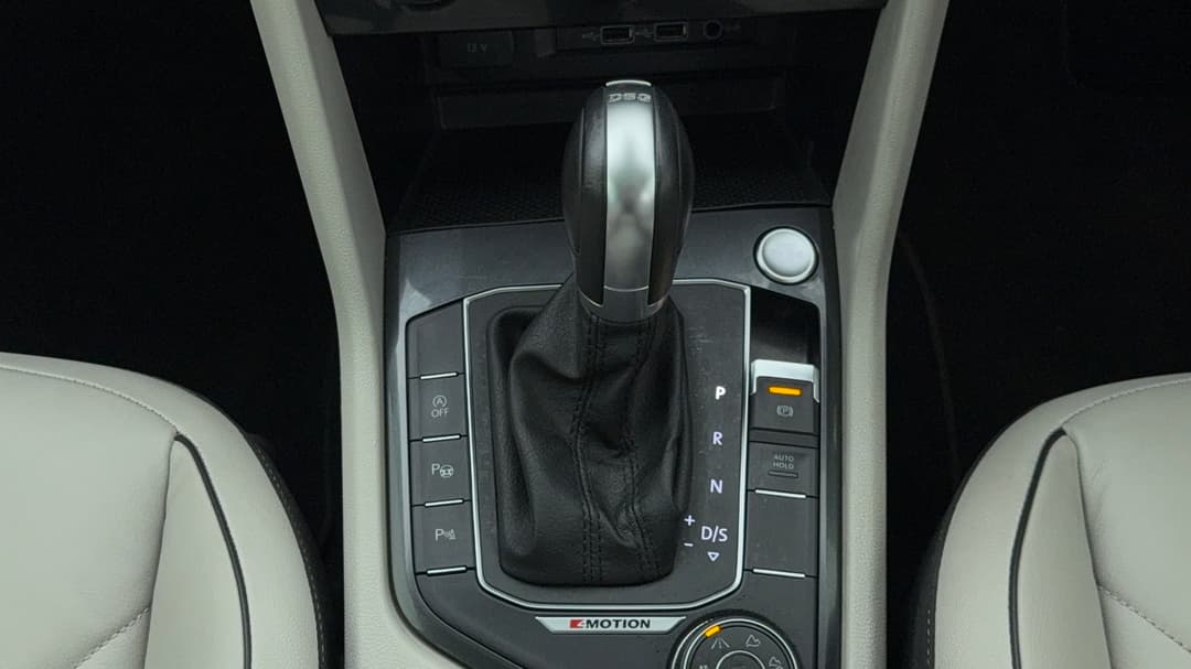 2018 Volkswagen Tiguan 162 Tsi Highline, Automatic, 118874 km, Gear Lever 