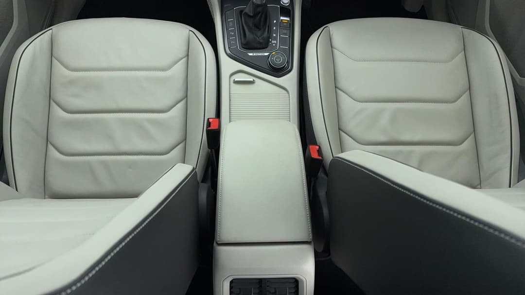 2018 Volkswagen Tiguan 162 Tsi Highline, Automatic, 118874 km, Center Console
