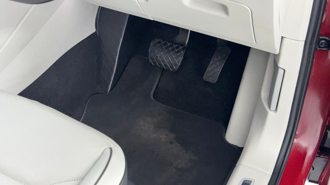 2018 Volkswagen Tiguan 162 Tsi Highline, Automatic, 118874 km, Pedals and Footmat
