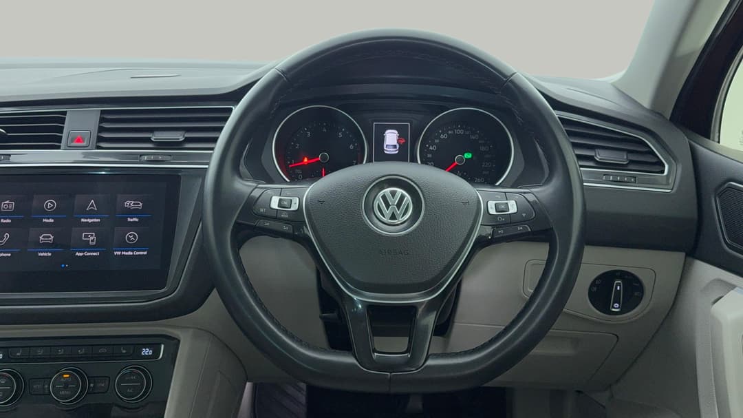 2018 Volkswagen Tiguan 162 Tsi Highline, Automatic, 118874 km, Steering Wheel Close-up