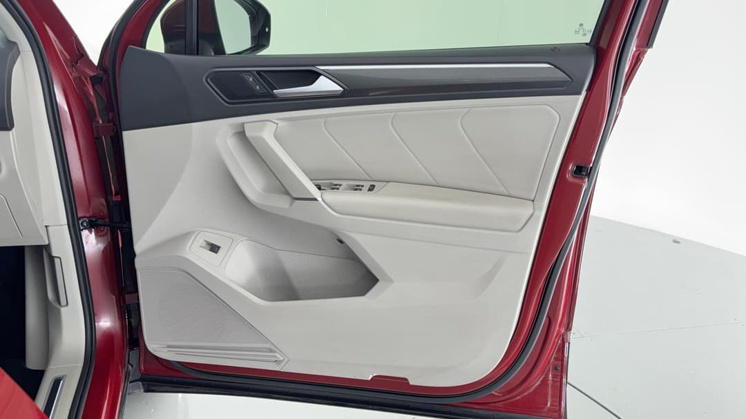 2018 Volkswagen Tiguan 162 Tsi Highline, Automatic, 118874 km, Speaker View