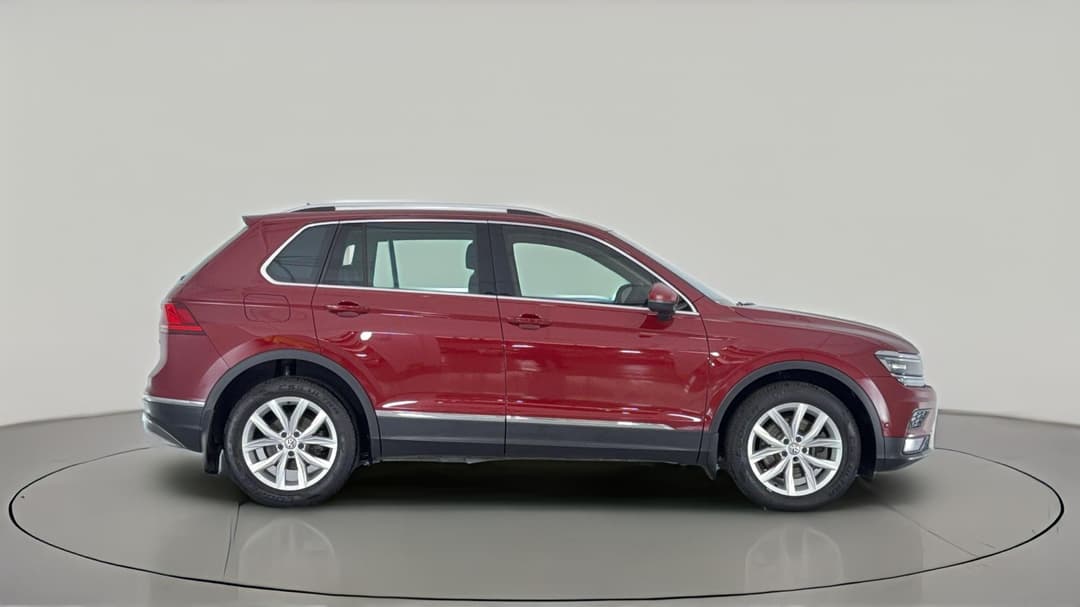 2018 Volkswagen Tiguan 162 Tsi Highline, Automatic, 118874 km, Right Side View