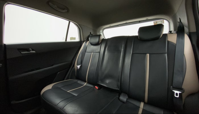 2016 Hyundai Creta SX PLUS 1.6 PETROL, Petrol, Manual, 64,183 km, Right Side Rear Door Cabin