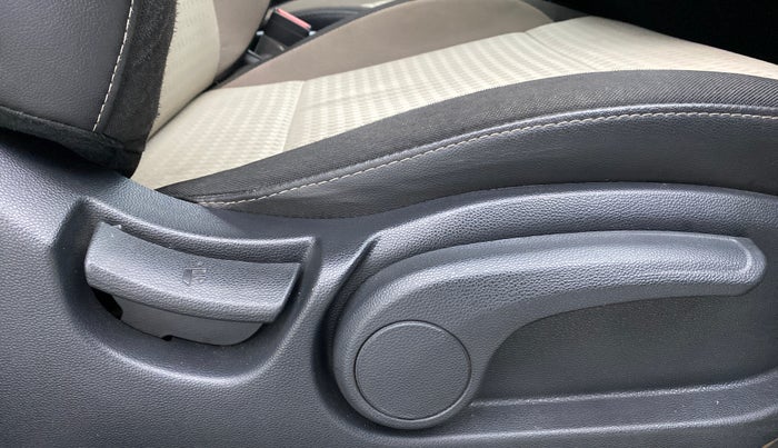 2018 Hyundai Elite i20 SPORTZ 1.2, Petrol, Manual, 42,448 km, Driver Side Adjustment Panel