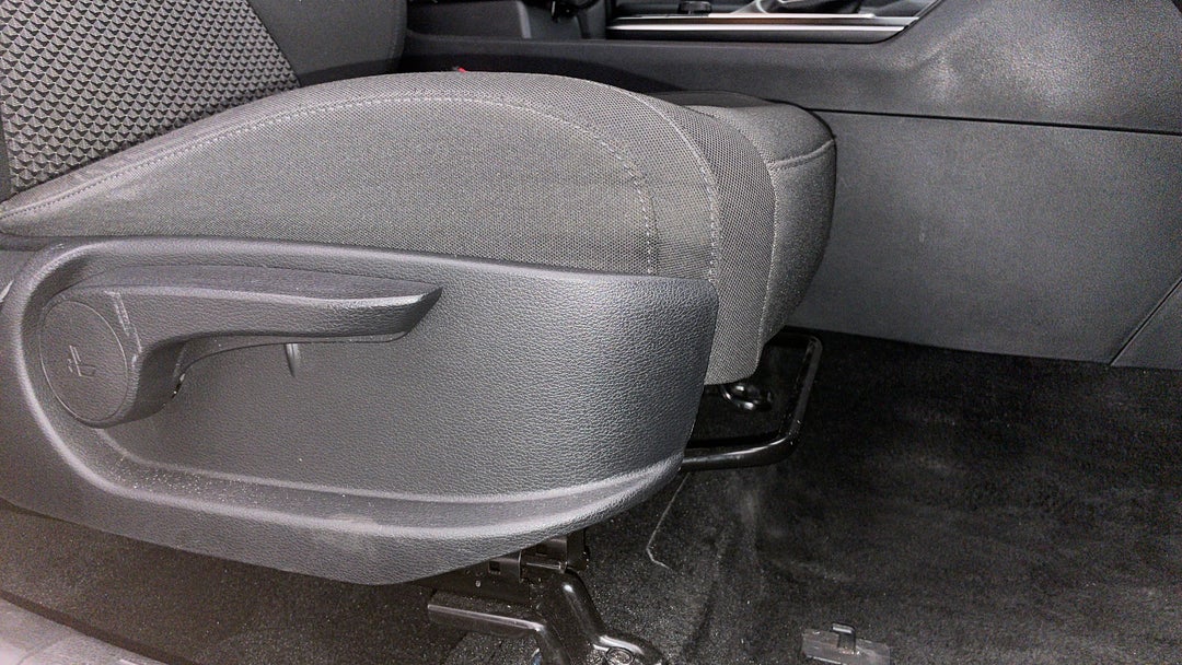 2024 Kia Sportage S (awd), Automatic, 46936 km, Drivers Side Adjustment Panel