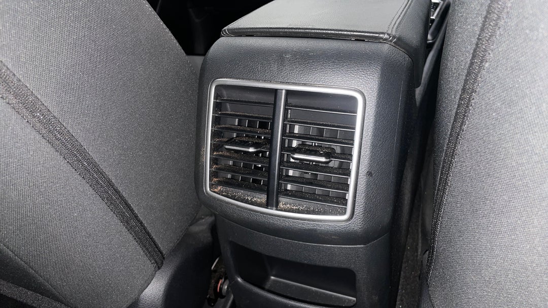 2024 Kia Sportage S (awd), Automatic, 46936 km, Rear A/C Vent