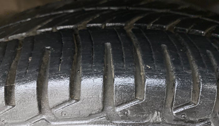 2015 Maruti Alto K10 VXI P, Petrol, Manual, 44,073 km, Right Front Tyre Tread