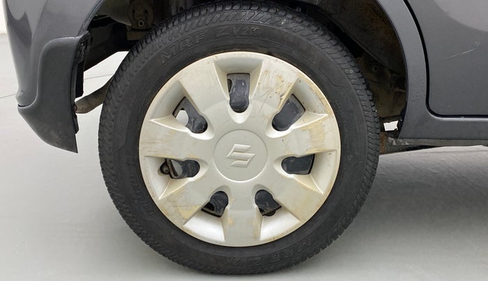 2015 Maruti Alto K10 VXI P, Petrol, Manual, 44,073 km, Right Rear Wheel