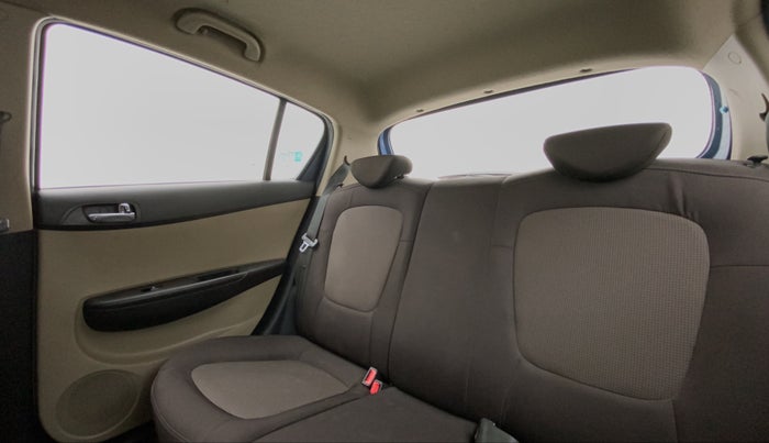 2013 Hyundai i20 ASTA 1.2, Petrol, Manual, 70,663 km, Right Side Rear Door Cabin