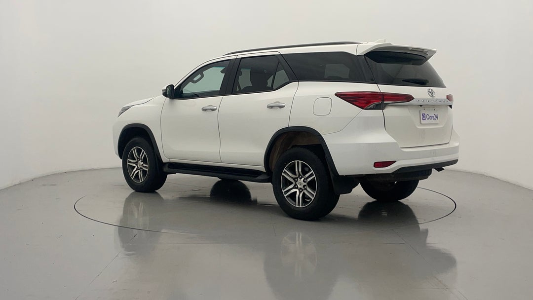 Left Back Diagonal (45- Degree) View