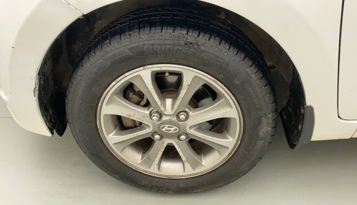 2016 Hyundai Grand i10 ASTA 1.2 KAPPA VTVT, Petrol, Manual, 72,561 km, Left front tyre - Minor crack