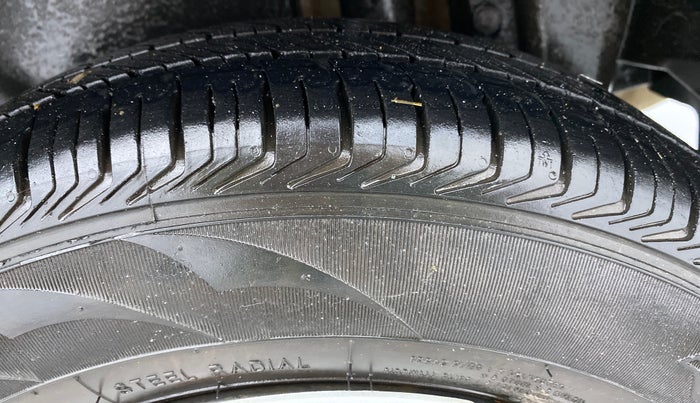 2015 Maruti Swift Dzire VXI 1.2 BS IV, Petrol, Manual, 1,26,217 km, Left Rear Tyre Tread