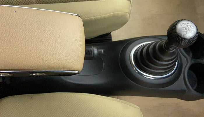 2012 Honda Brio 1.2 V MT I VTEC, Petrol, Manual, 27,755 km, Gear Lever